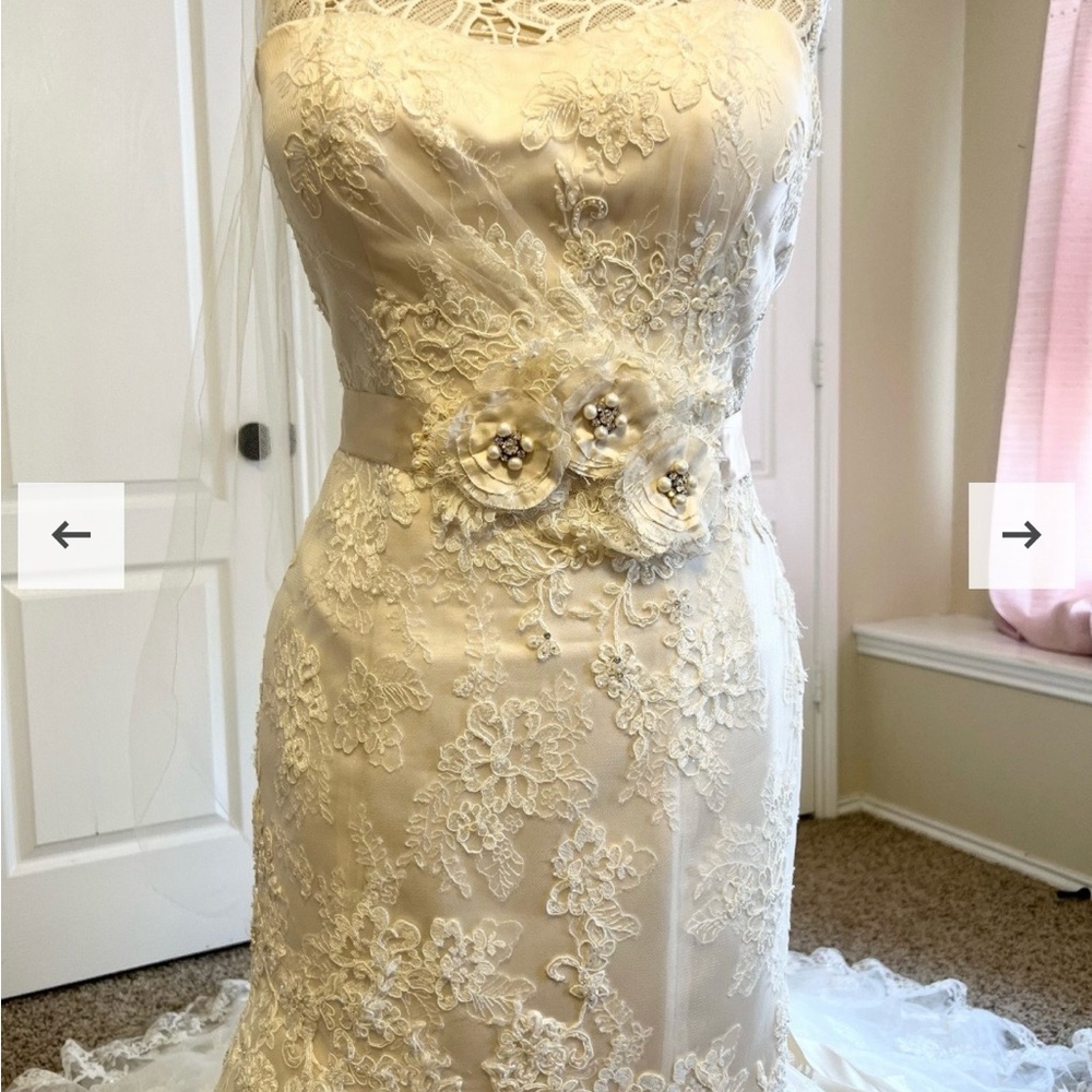 Ivory Lace Mermaid Wedding Dress with Sweetheart Neckline - Picture 3 of 7